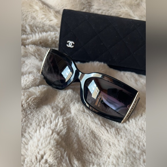 NEW | Chanel Black Gold Trim Sunnies With Quilted Case - Picture 3 of 11